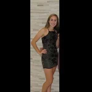 Windsor Floral Sequin Design Fitted Dress